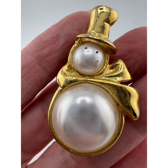 Vintage Snowman Faux Pearls Gold Hat‎ Ribbon Brooch Pin - Picture 2 of 5